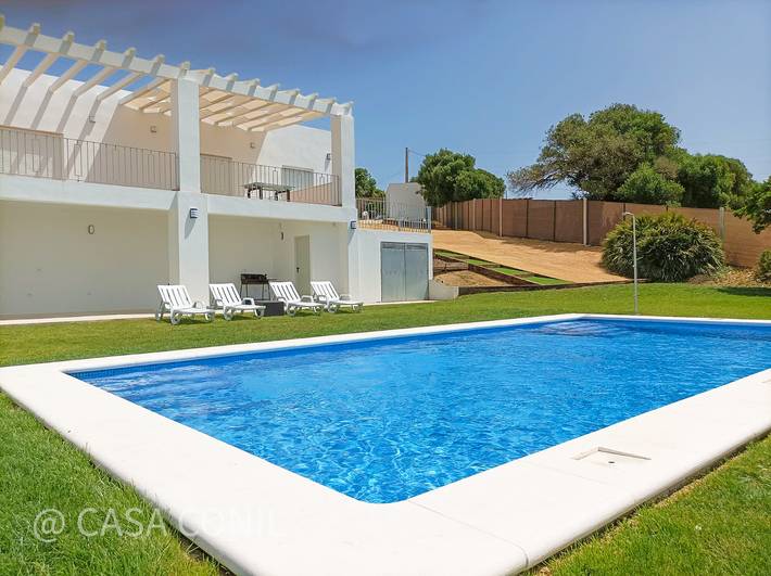 Casa de vacaciones para 7 personas, con jardín además de piscina y vistas al mar - 1
