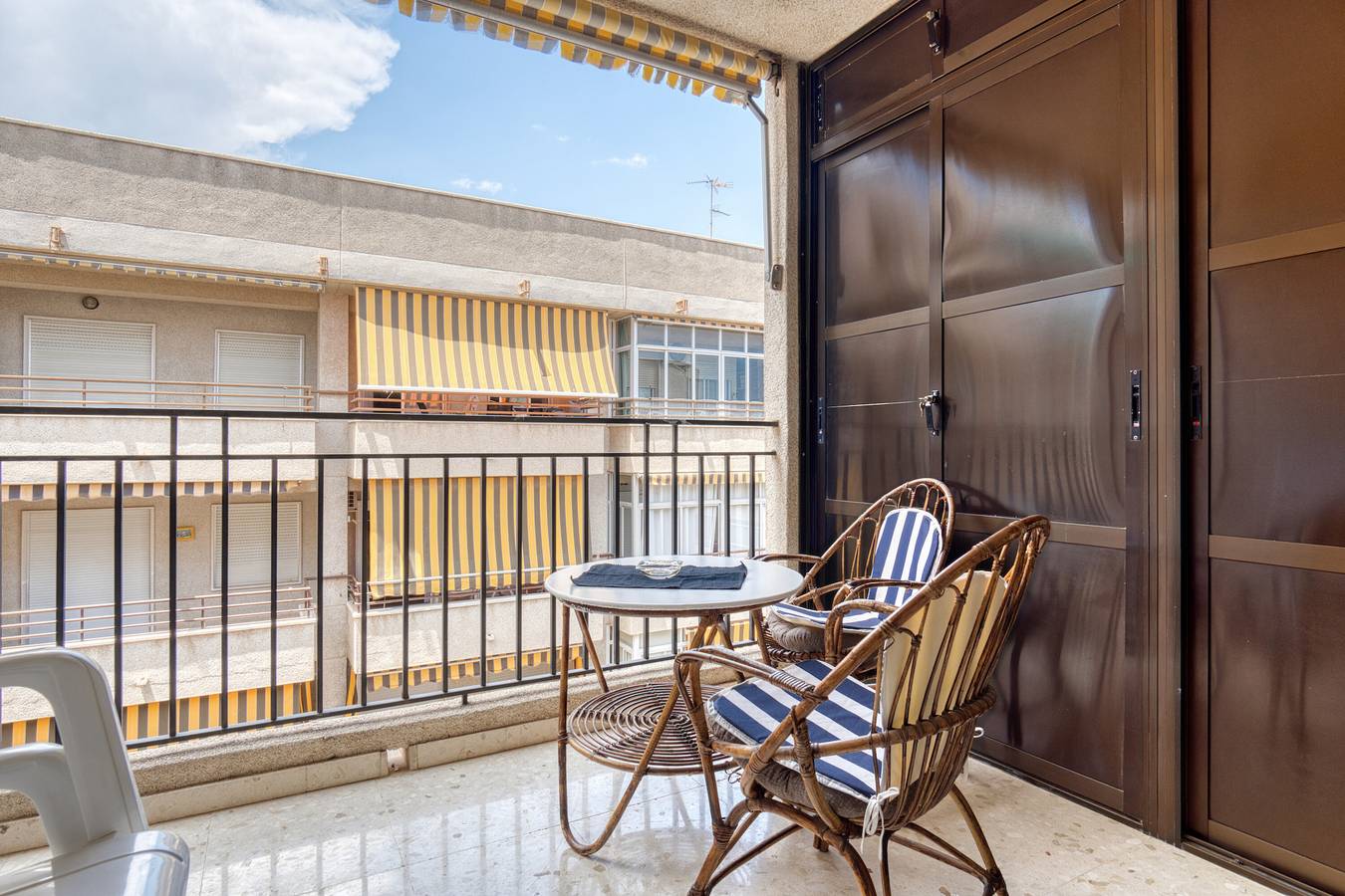Hel lägenhet, Apartment 'Sunflower Castellón' with Sea View, Shared Terrace and Wi-Fi in Santa Pola, Costa Blanca