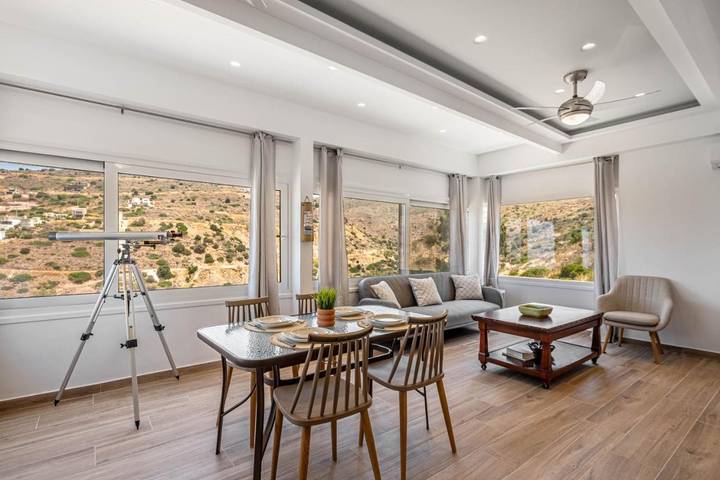 Maison d’hôte pour 4 personnes, avec jacuzzi et balcon dans Égine - 2