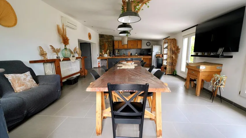 Villa pour 8 personnes, avec terrasse et vue ainsi que jardin et piscine, animaux acceptés - 1