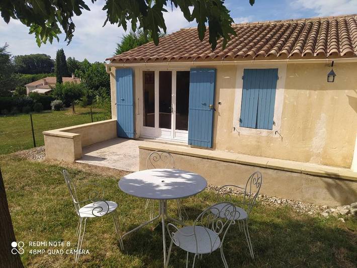 Gîte pour 4 personnes, avec terrasse et jardin à Chamaret