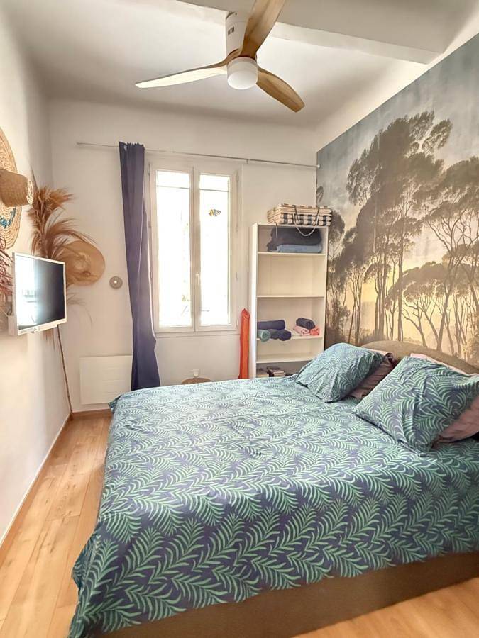 Gîte pour 3 personnes, avec Terrasse et Vue dans Office De Tourisme De Cassis - 2