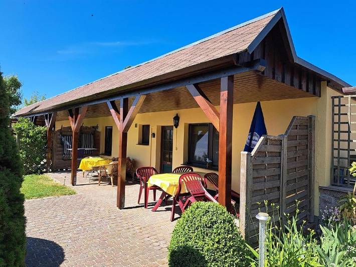 Bungalow für 3 Personen, mit Terrasse und Garten sowie Ausblick