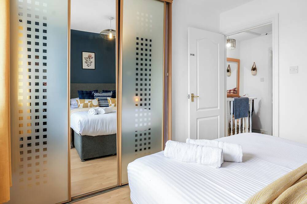 Cozy Haydock Home With Easy Transport Links in St Helens and Wi-Fi in St Helens, Nordwestengland