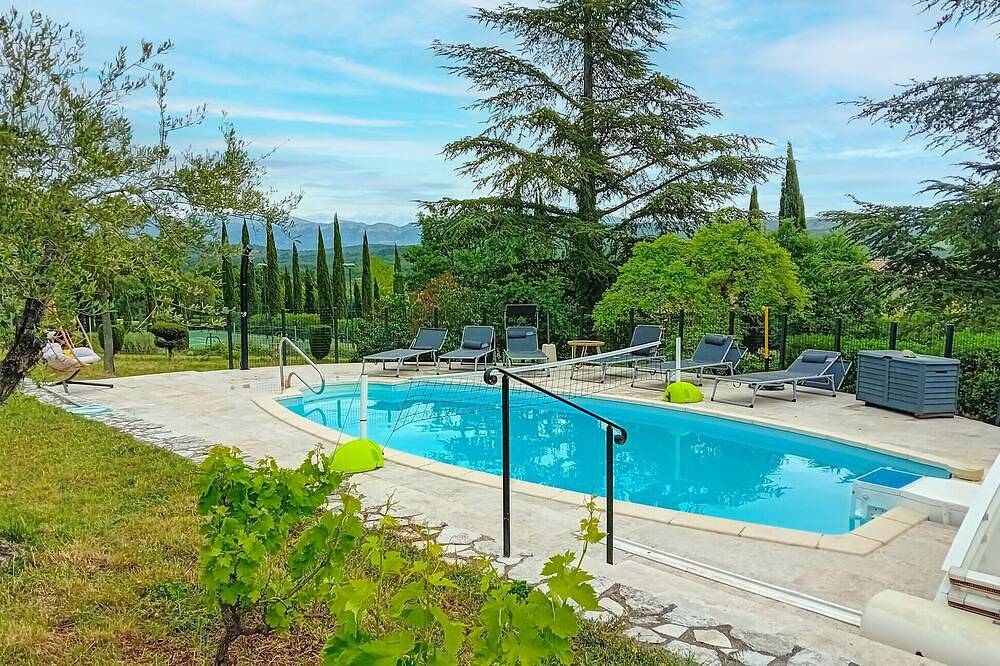Awesome home in Saint-Laurent-du-Verdo in Saint-Laurent-du-Verdon, Gorges du Verdon
