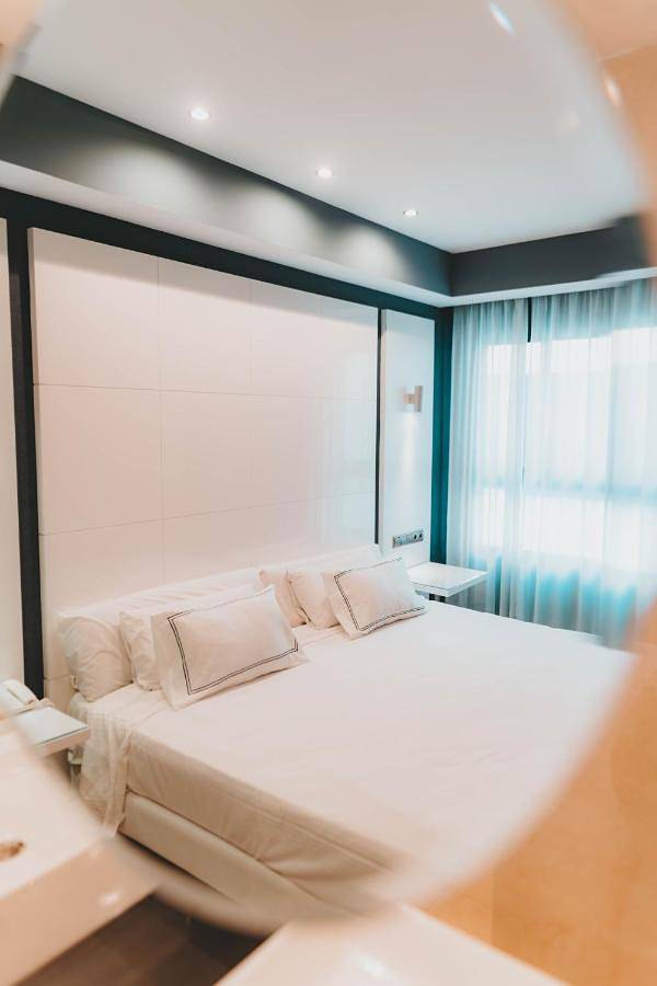 Hotel para 3 personas, con jardín y piscina, Se admiten mascotas - 1