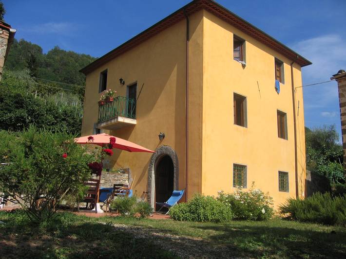 Casa vacanza per 8 persone, con Balcone e Terrazza nonché Giardino a Bagni di Lucca