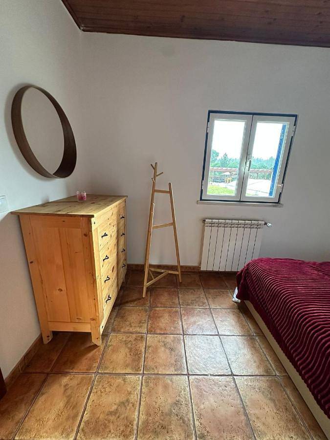 Gîte pour 4 personnes, avec jardin et bassin pour enfant ainsi que vue et piscine dans Santo Estevão - 3