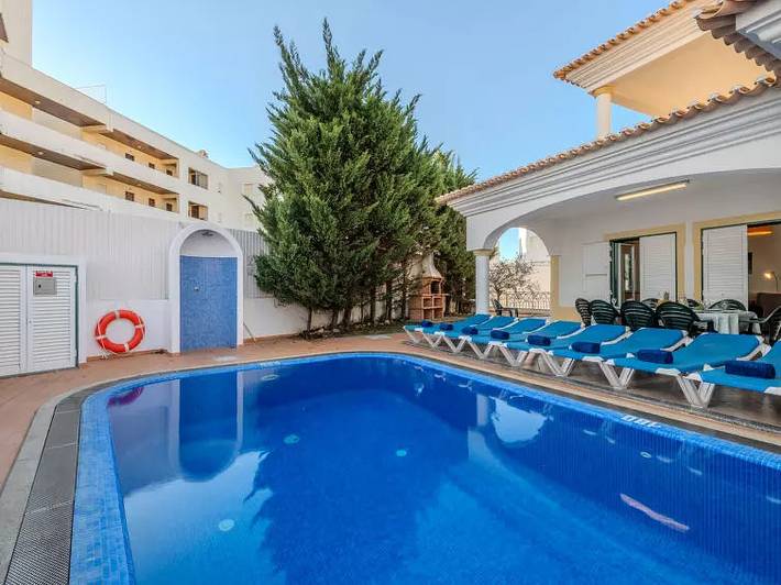 Location de vacances pour 11 personnes, avec piscine et terrasse à Guia - 2