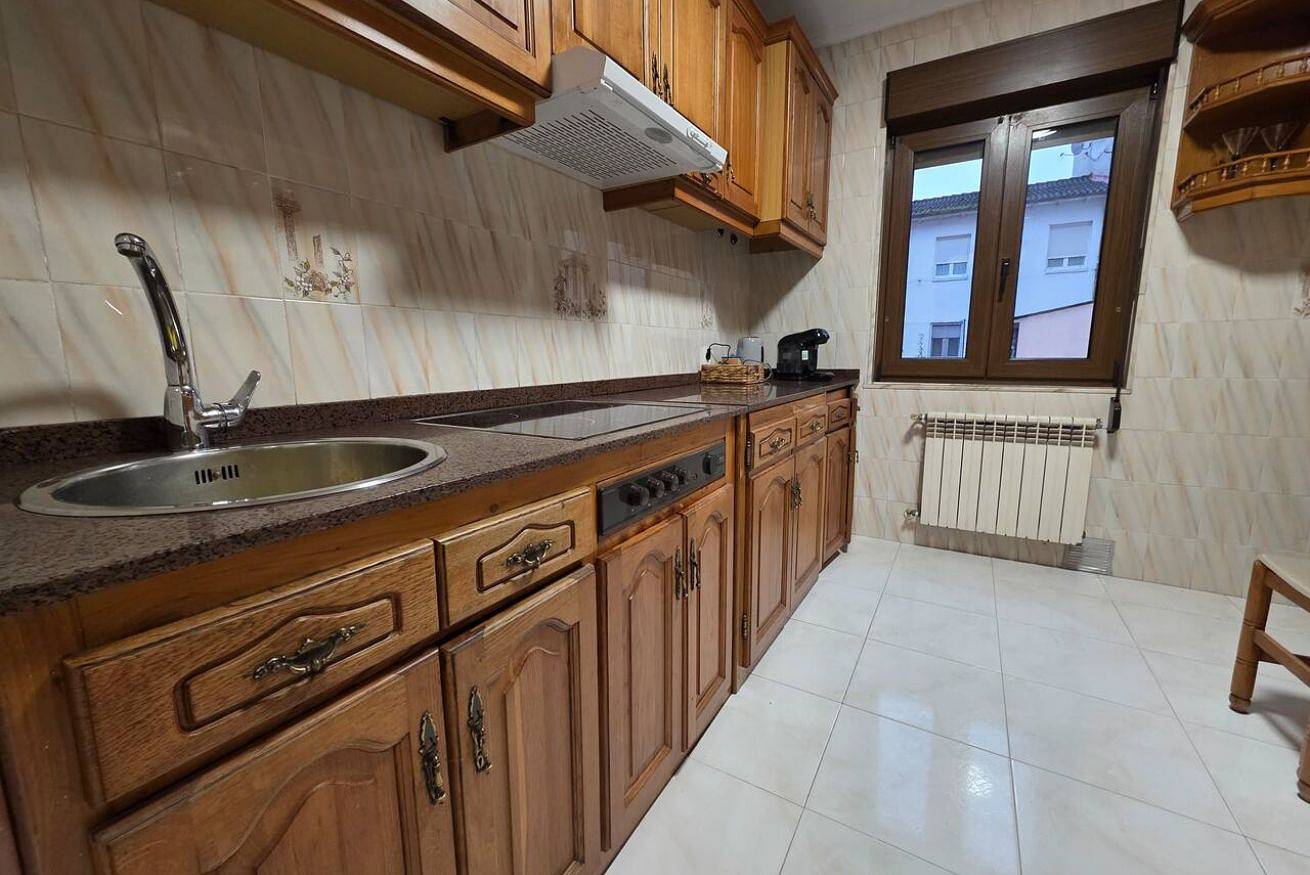 Geheel appartement, Gezellig appartement vlak bij de Río Nalón – 1,5 km naar het stadscentrum in Samartín del Rei Aurelio, Nalón