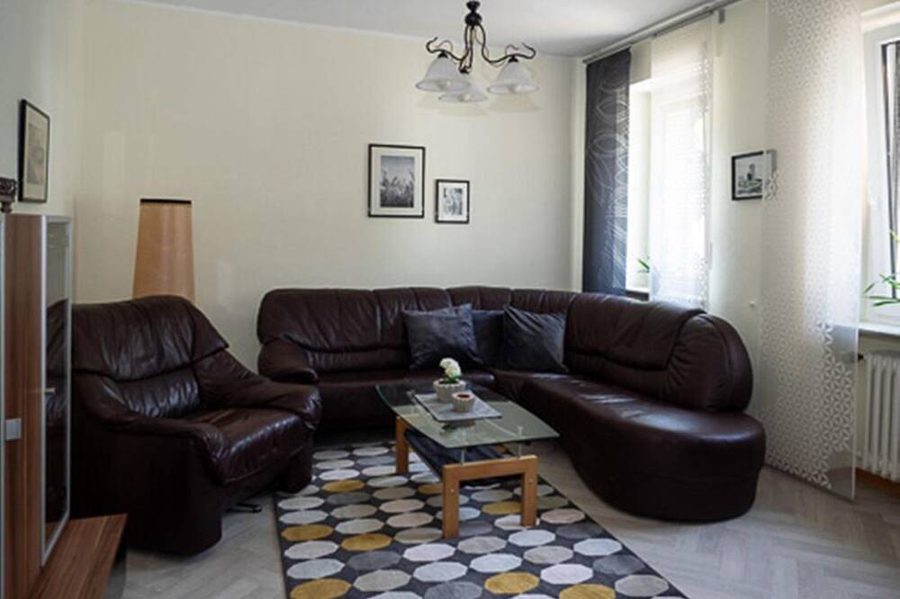 4-Bett-Ferienwohnung Tal - Ferienwohnung u. Pension Maria Schmitz in Monreal, Osteifel