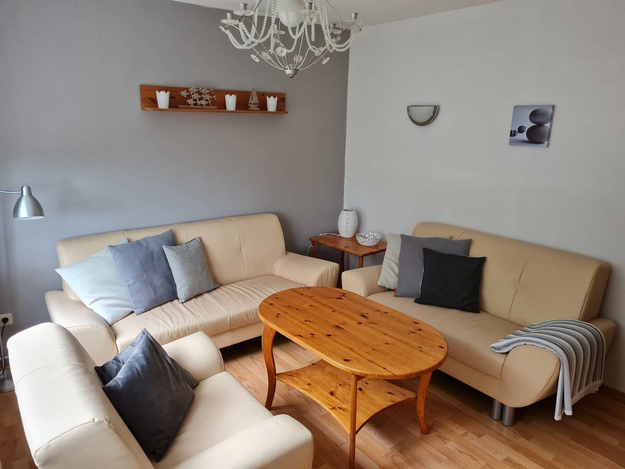 Ganze Wohnung, "Fewo Anja" im Erdgeschoss mit kleiner Terrasse, Gemeinschaftsgarten und W Lan in Pellworm, Nordseeküste