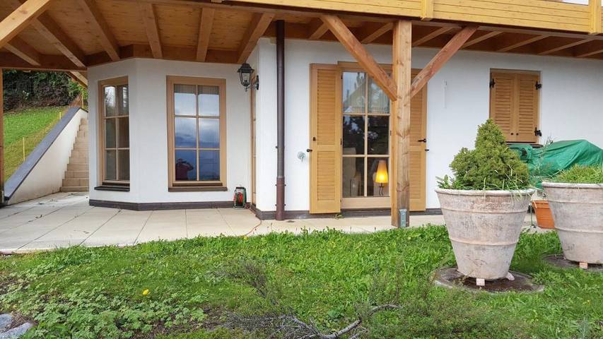 Bed and Breakfast für 3 Personen, mit Terrasse und Garten sowie Seeblick und Ausblick in Gommiswald