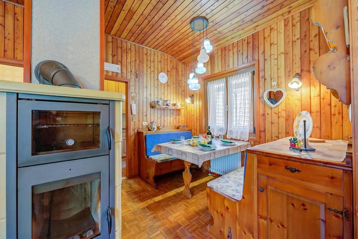 Ferienhaus für 3 Personen, mit Balkon und Seeblick in Ledro