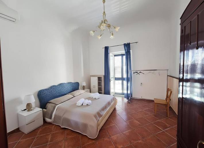 Location de vacances pour 5 personnes, avec terrasse, animaux acceptés à Torre Faro