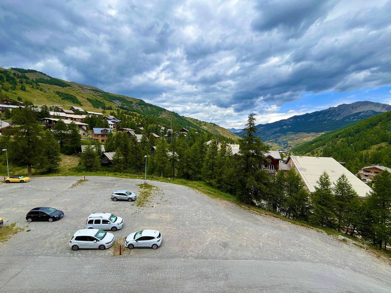 Appartement entier, Studio cosy à Vars, 2 couchages, proche pistes in Vars, Région de Briançon