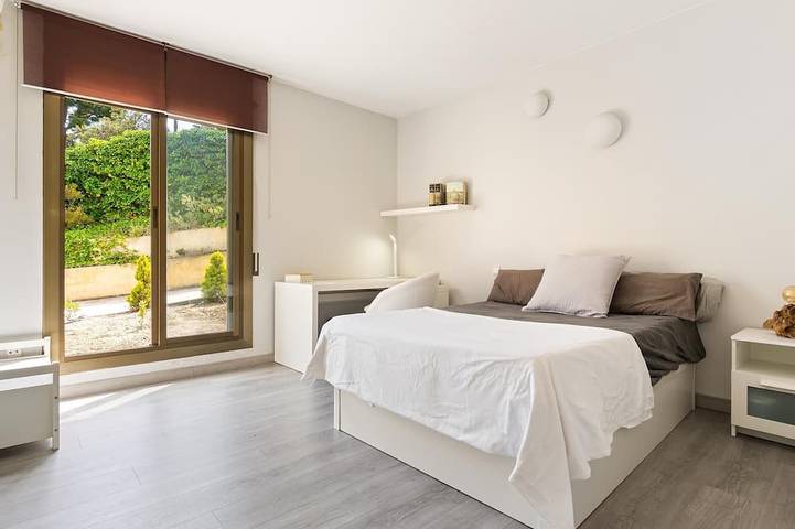 Location de vacances pour 10 personnes, avec balcon ainsi que piscine et jardin à Alella - 2