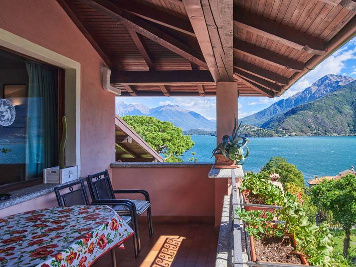 Ferienwohnung für 5 Personen, mit Balkon und Seeblick in Musso
