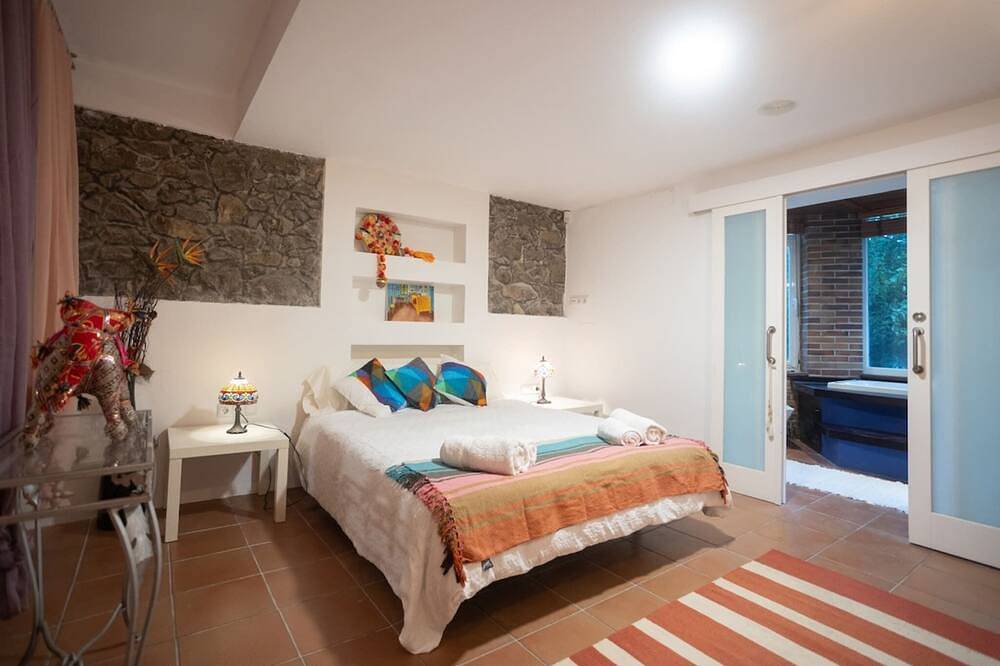 Apartamento entero, Inspirador Loft en el bosque. Casa Armonía Natura in Camargo, Costa de Cantabria