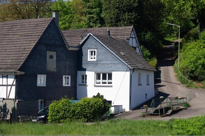 Ferienhaus für 2 Personen, mit Garten in Engelskirchen