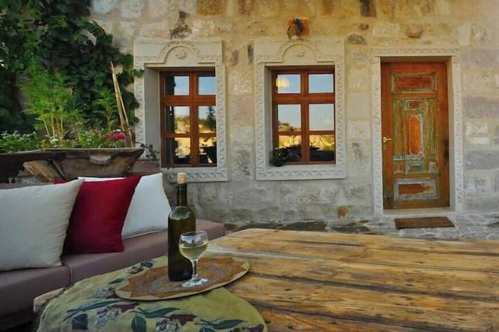 Anitya Dublex Stone House – Charming Cappadocian Retreat with Scenic Terrace in Ortahisar, Göreme Nationalpark