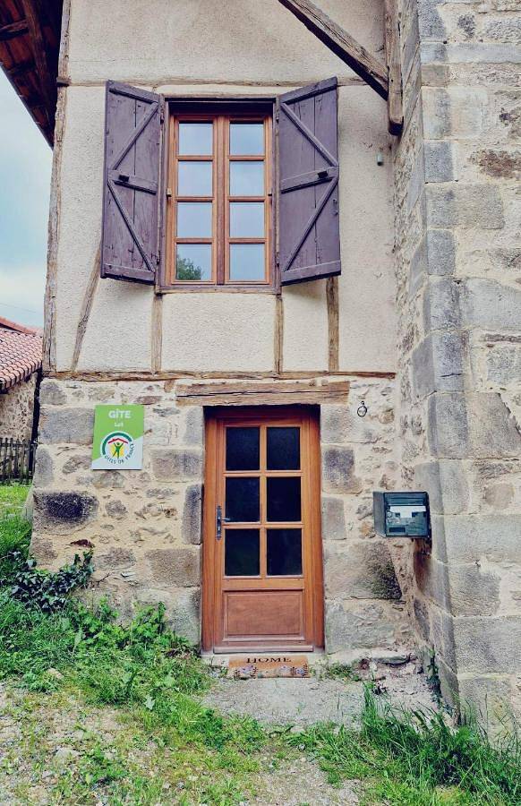 Location de vacances pour 4 personnes, avec vue ainsi que terrasse et jardin dans Viazac - 2