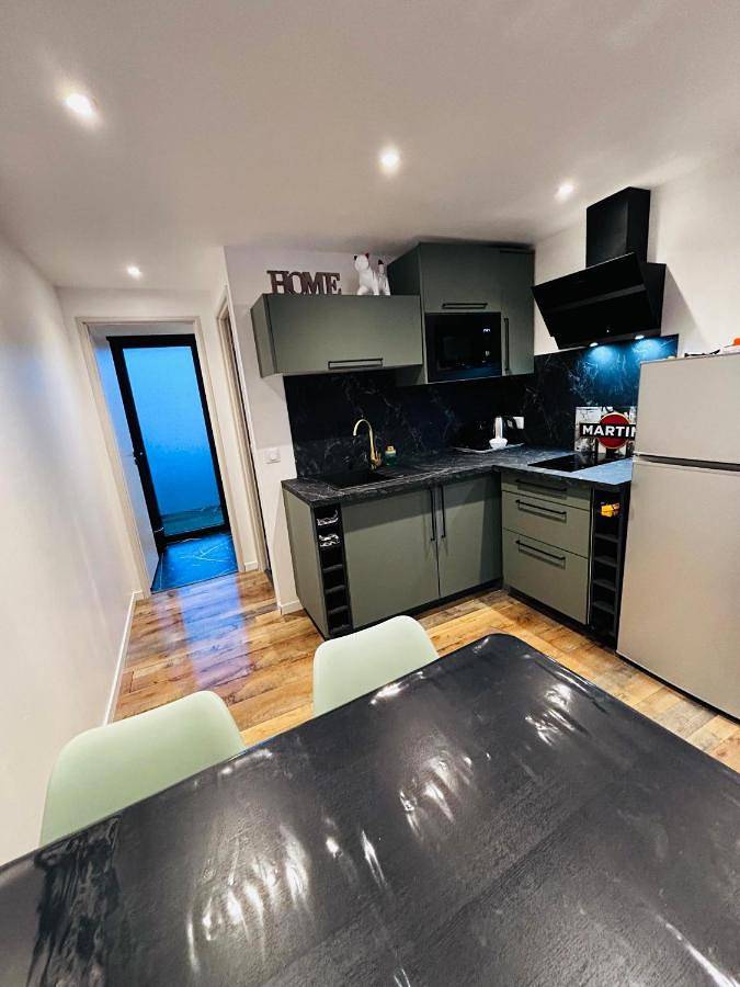 Appartement de vacances pour 4 personnes, avec jacuzzi ainsi que terrasse et jardin