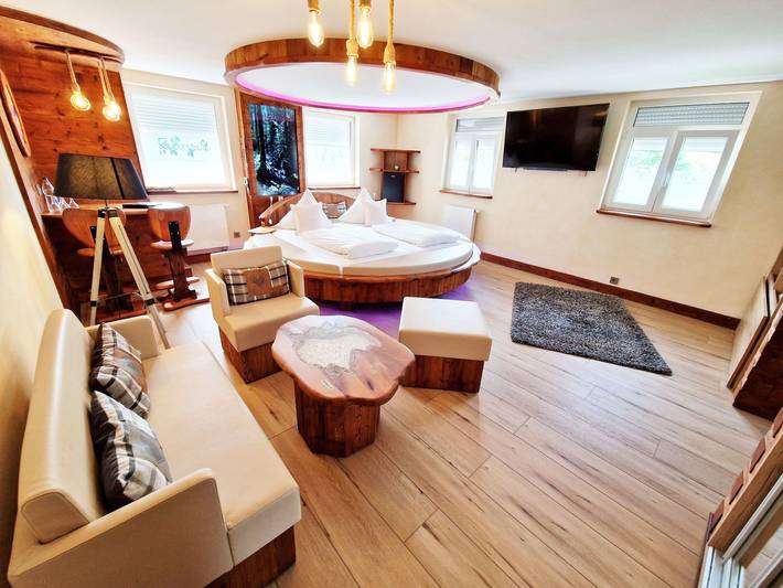Ferienwohnung für 4 Personen, mit Whirlpool und Terrasse sowie Garten in Ottenhöfen im Schwarzwald