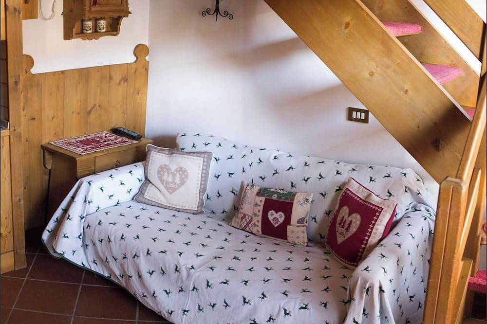 Apartamento entero, Crystal Suite - soleado, Wi-Fi, balcón, estacionamiento, autobús a 130mt in Cortina d'Ampezzo y alrededores, Dolomiti Superski