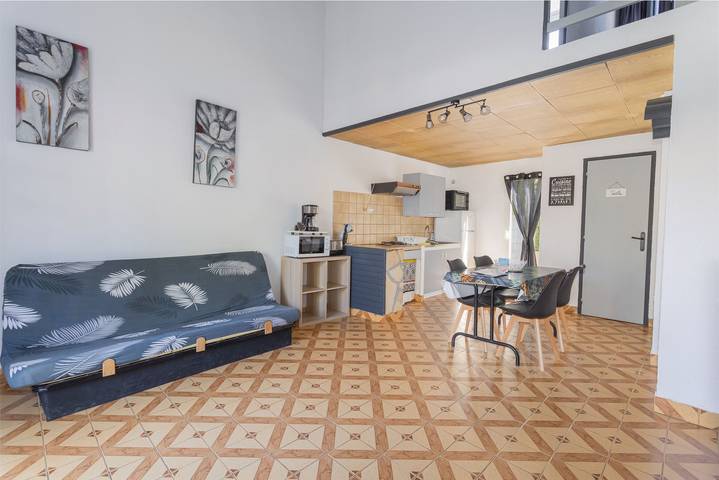 Casa Vacacional 'La Capelle 4 Personnes 878' con Piscina Compartida, Wi-Fi y Aire Acondicionado in Roquefort-des-Corbières, Costa mediterránea (Francia)