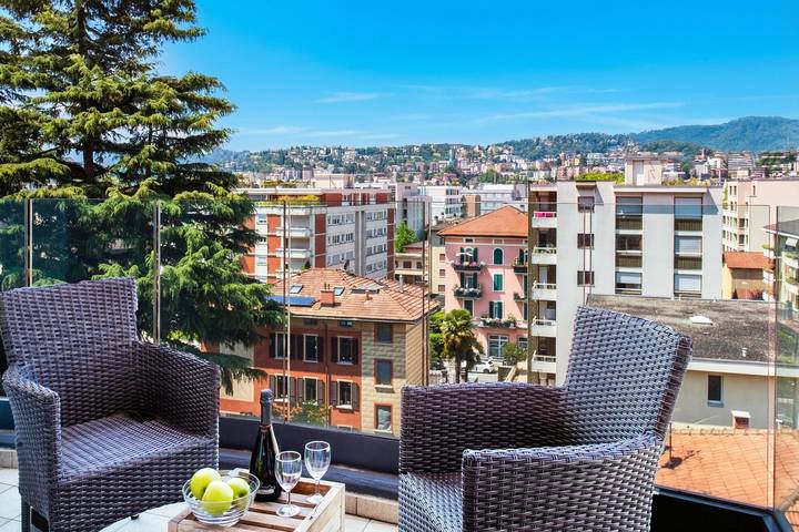 Ferienwohnung für 4 Personen, mit Balkon und Terrasse sowie Kinderpool
