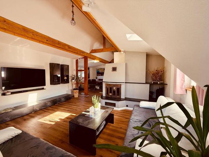 Ferienwohnung für 8 Personen, mit Ausblick und Garten sowie Seeblick in Einruhr