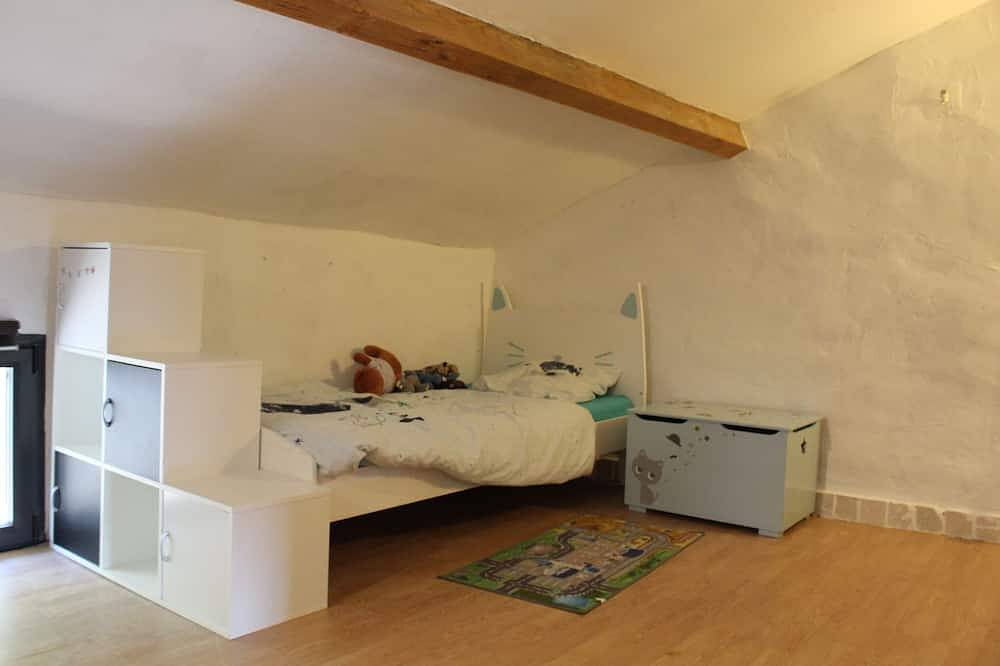 Townhouse in the Upper Town in Vaison-la-Romaine, Parc naturel régional du Mont-Ventoux