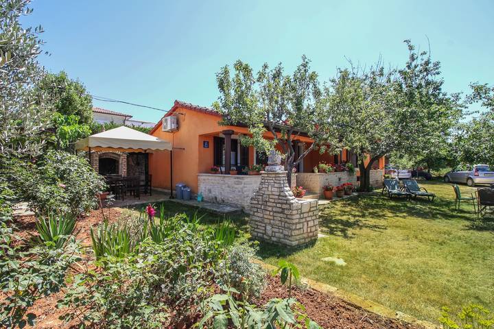 Location de vacances pour 4 personnes, avec jardin à Svetvinčenat - 2