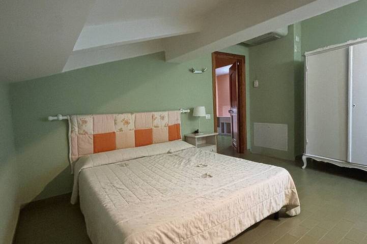 Villa für 17 Personen, mit Balkon und Garten in Torri del Benaco - 2