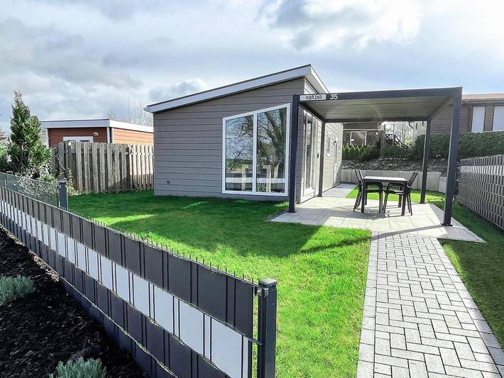 Ferienhaus für 4 Personen, mit Seeblick und Garten sowie Ausblick und Terrasse in Sternberg