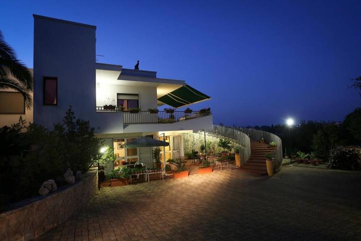 Casa vacanza per 2 persone, con Balcone e Terrazza nonché Giardino e Panorama a Castellana Grotte