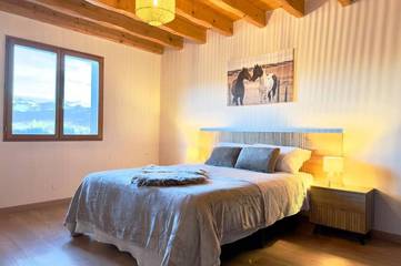 Location de vacances pour 10 personnes, avec jardin à UR