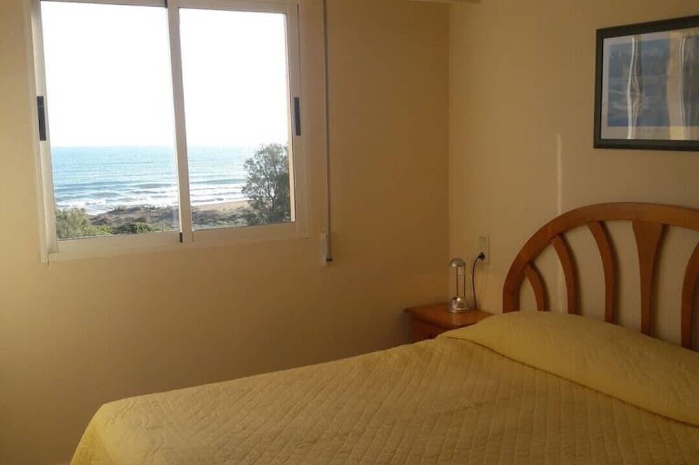 Apartamento entero, Apartment directly on the dune beach with pool, fantastic sea view, Wifi in Piles, Costa de Valencia