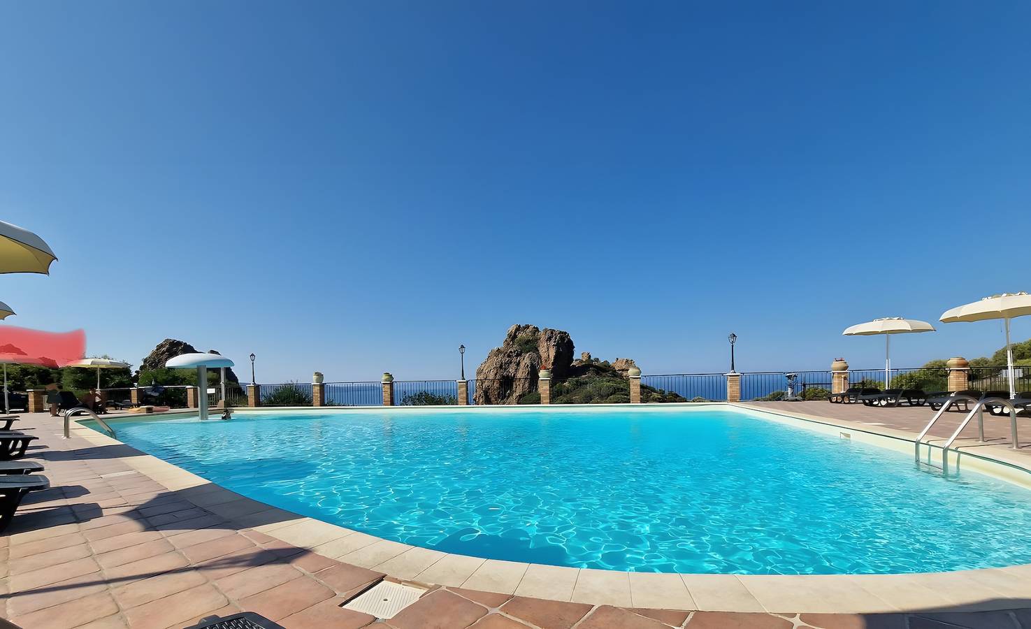 Villa L'Estasi Tanca Piras junto a la piscina in Nebida, Iglesias