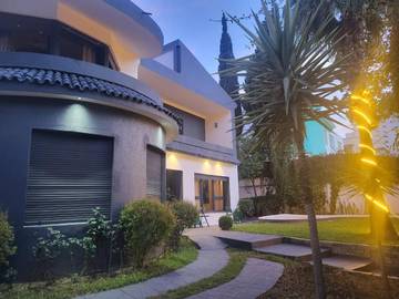 Maison d’hôte pour 2 personnes, avec vue ainsi que piscine et jardin à Tanger
