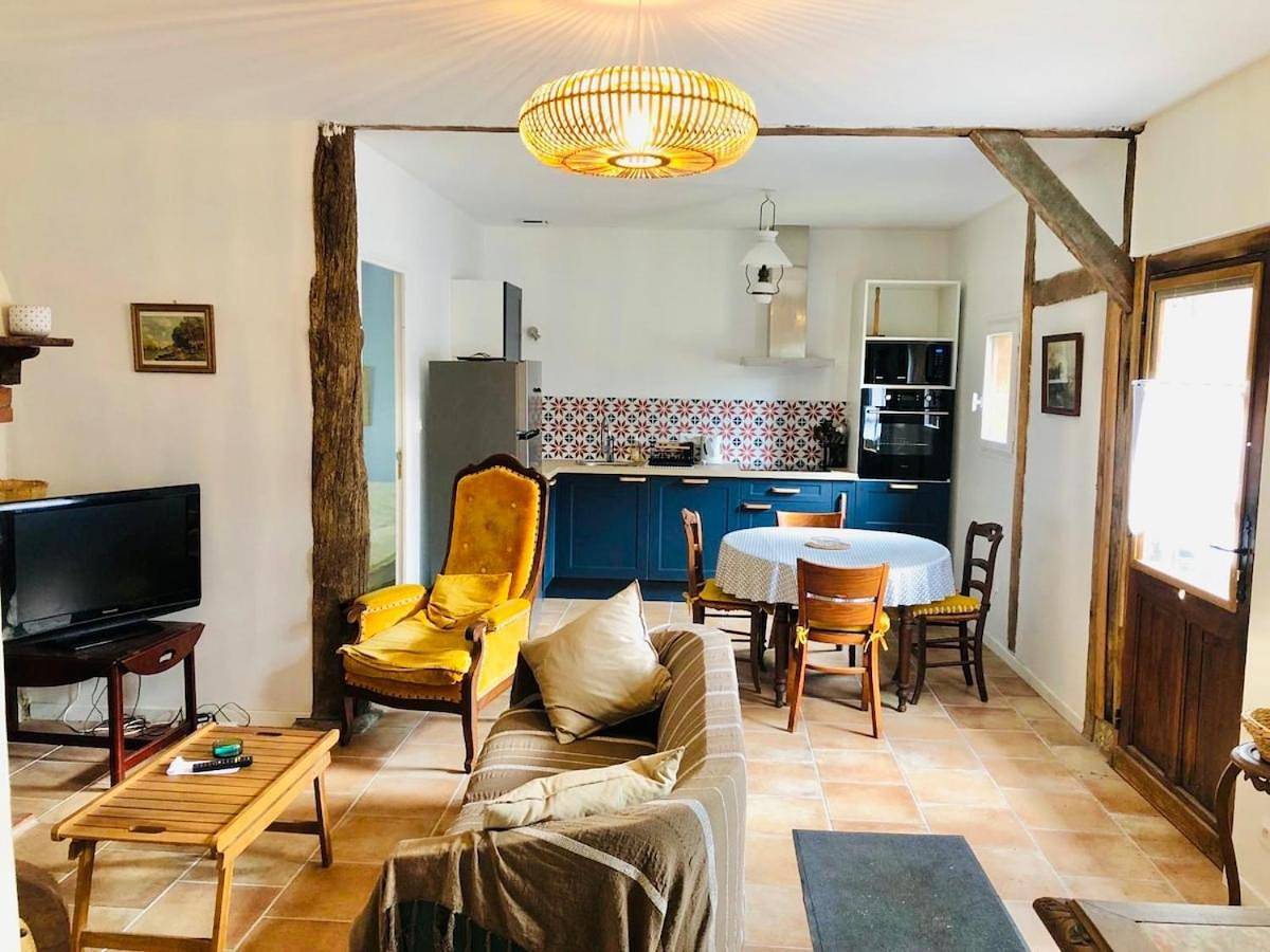 Two-Bedroom House in Losse, Landes
