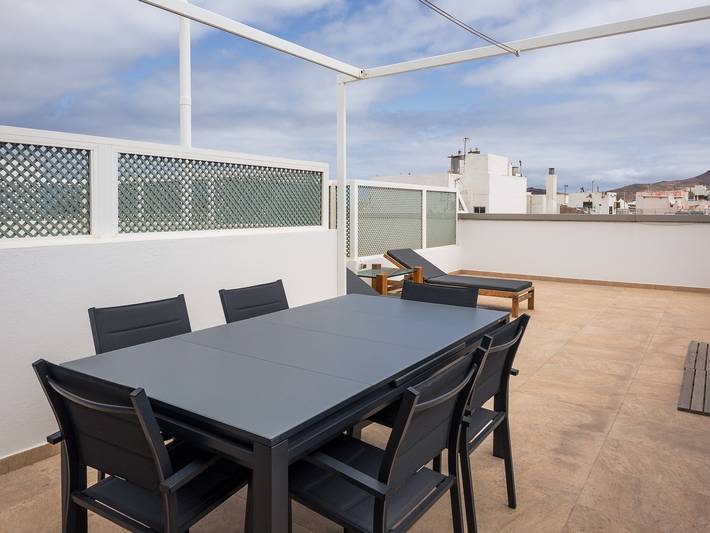 Appartement entier, Appartement de vacances 'Fantstico Ático En Las Canteras' avec vue sur mer, terrasse privée et Wi-Fi in Las Palmas de Gran Canaria Centre, Las Palmas de Gran Canaria