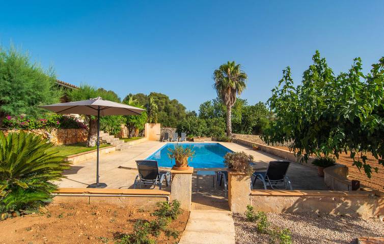 Cozy Apartment with Pool and Terrace, 1km from Son Talent in Son Talent, Manacor