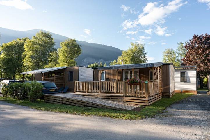 Caravane pour 4 personnes, avec Balcon/Terrasse et Terrasse
