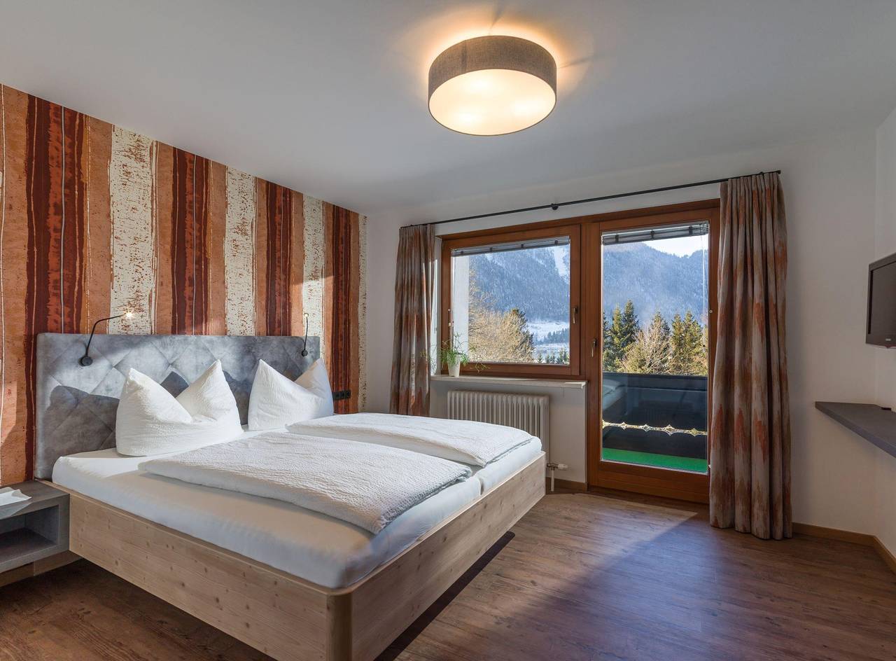 Ganze Ferienwohnung, Appartment Bergsee in Maurach, Eben am Achensee