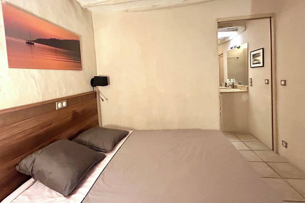 Appartement entier, Appart Sur 3 Niveaux Dans Maison 14E Siecle Au Coeur Centre Historique Bonifacio in Bonifacio, Arrondissement de Sartène