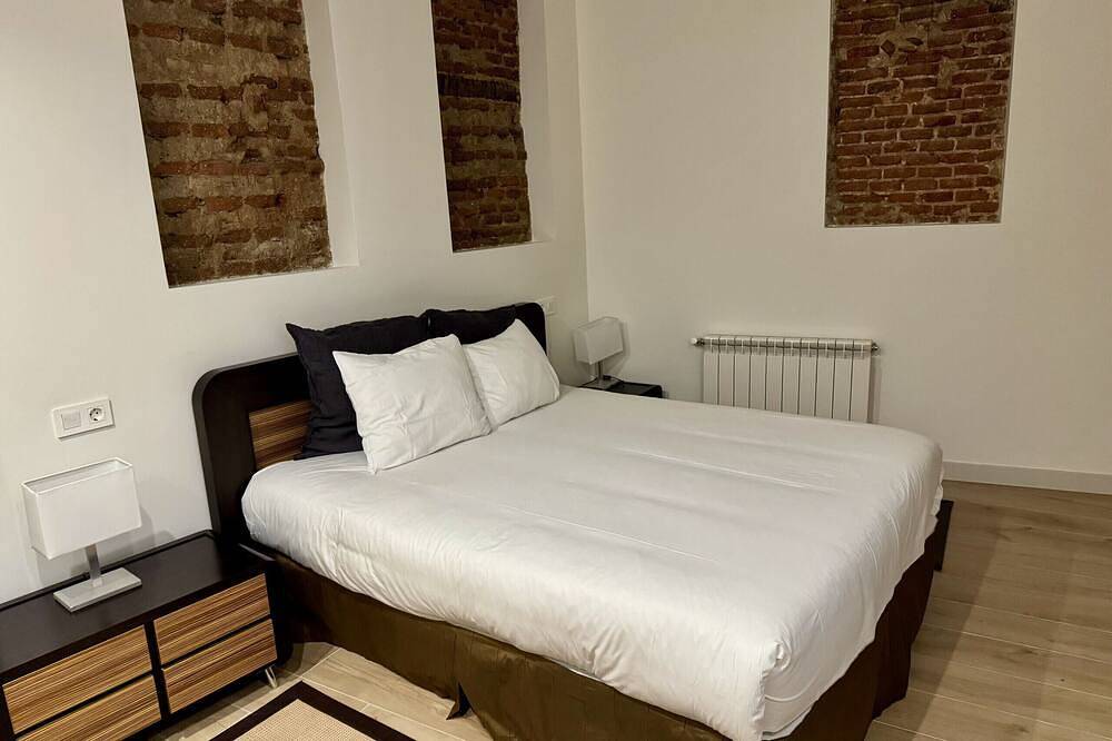 Entire apartment, Housing Malasaña by Sharing Co in Centro (Madrid), Madrid