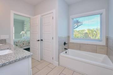 Vacation House for 26 Guests in Yaupon Beach, Oak Island (NC), Picture 1