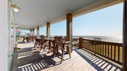 Vacation House for 12 Guests in Bolivar Peninsula, Galveston County, Picture 2